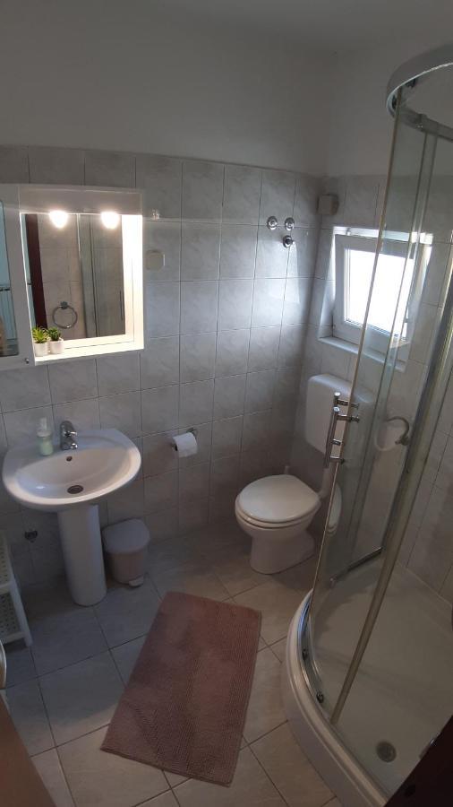 Apartments Leonarda ムルテル エクステリア 写真