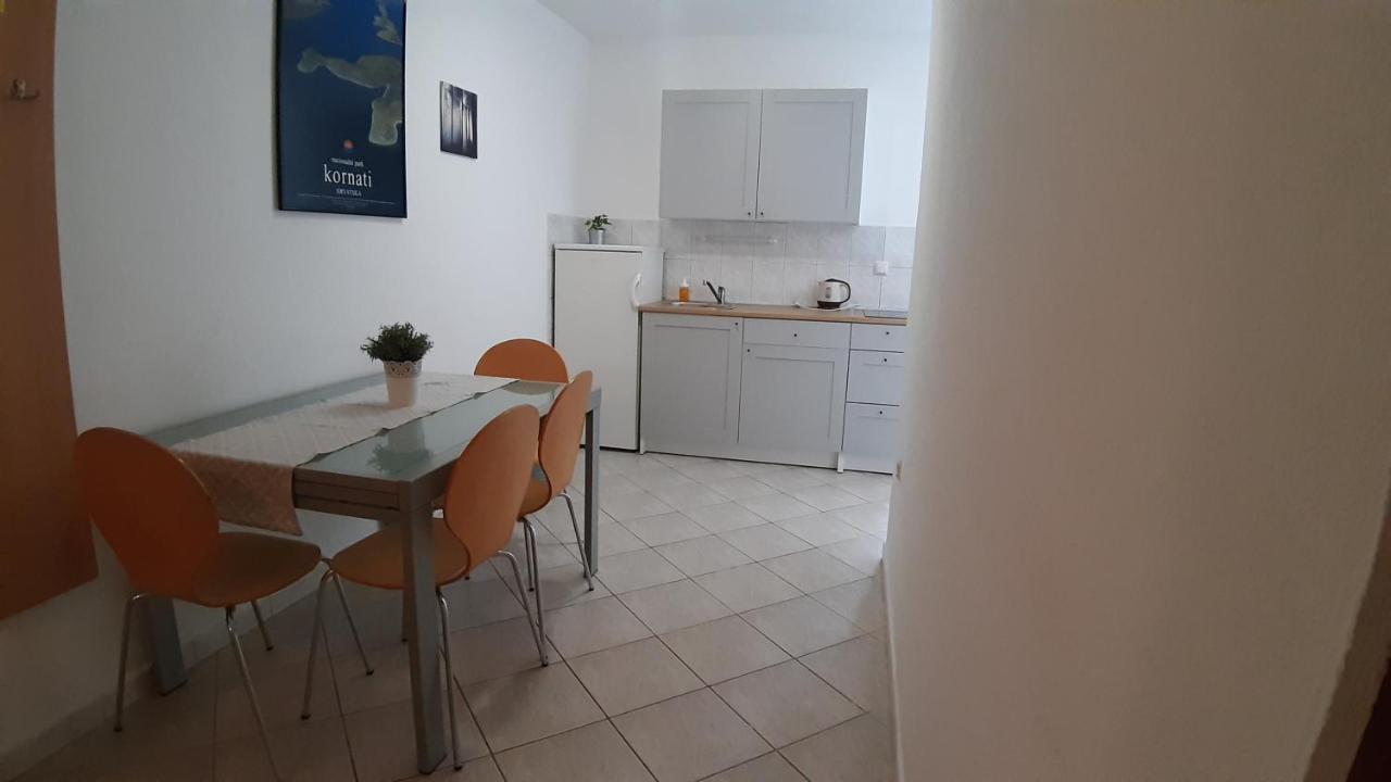 Apartments Leonarda ムルテル エクステリア 写真