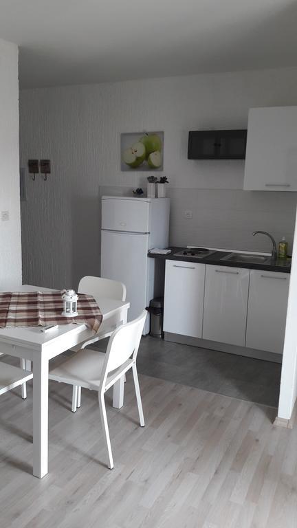 Apartments Leonarda ムルテル エクステリア 写真
