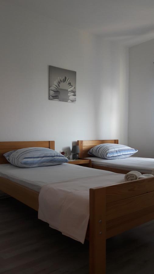 Apartments Leonarda ムルテル エクステリア 写真