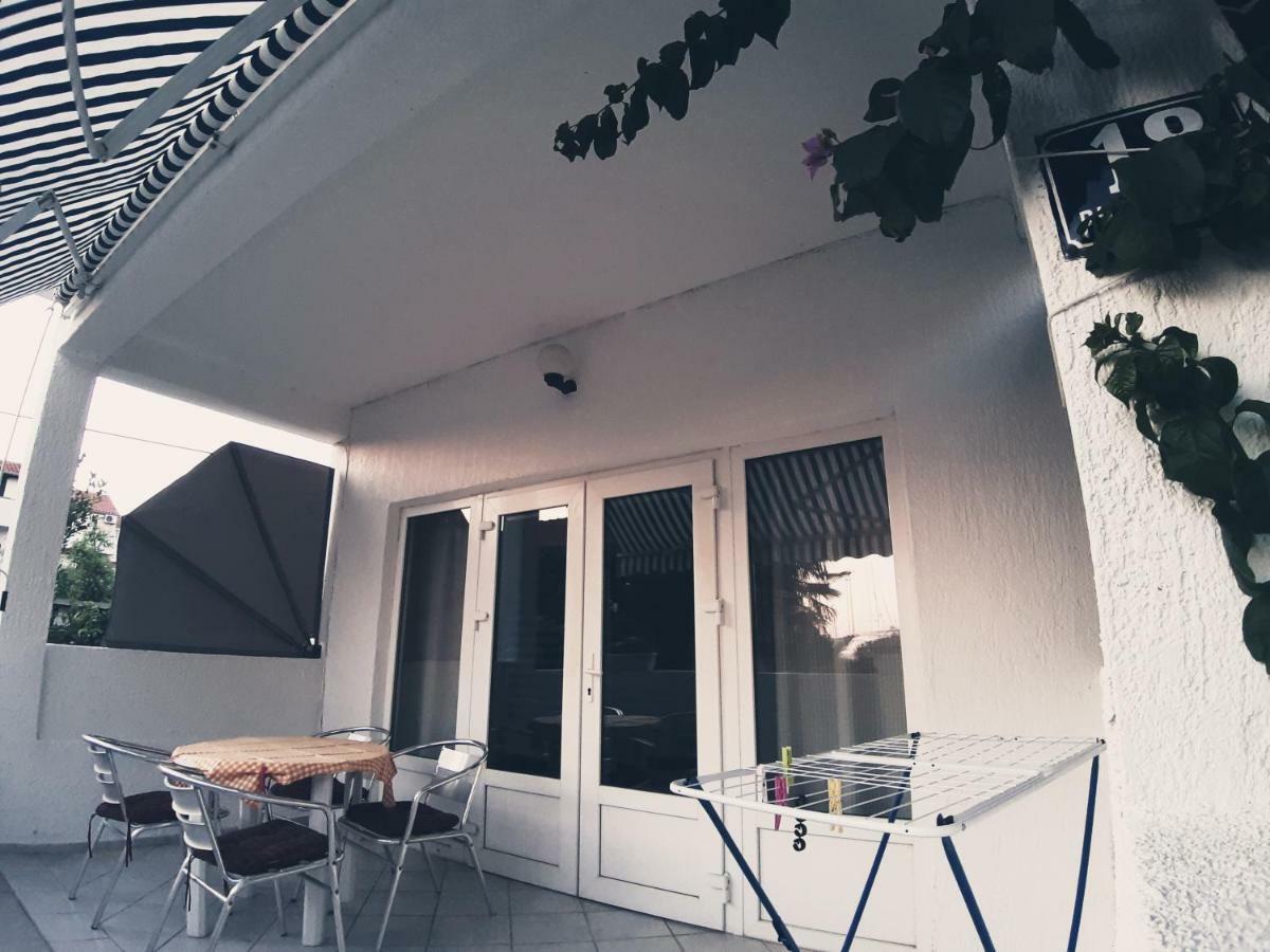 Apartments Leonarda ムルテル エクステリア 写真