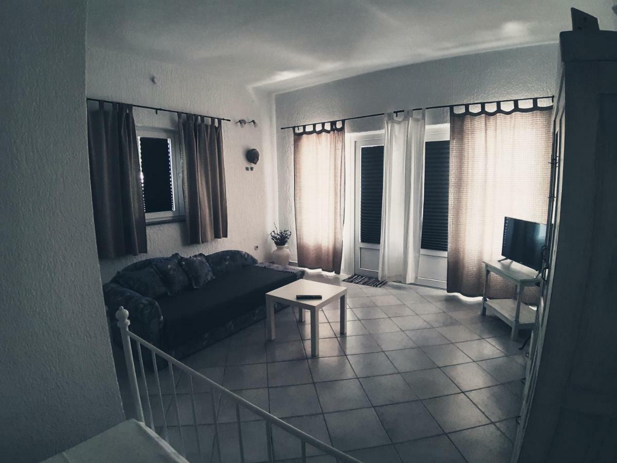Apartments Leonarda ムルテル エクステリア 写真