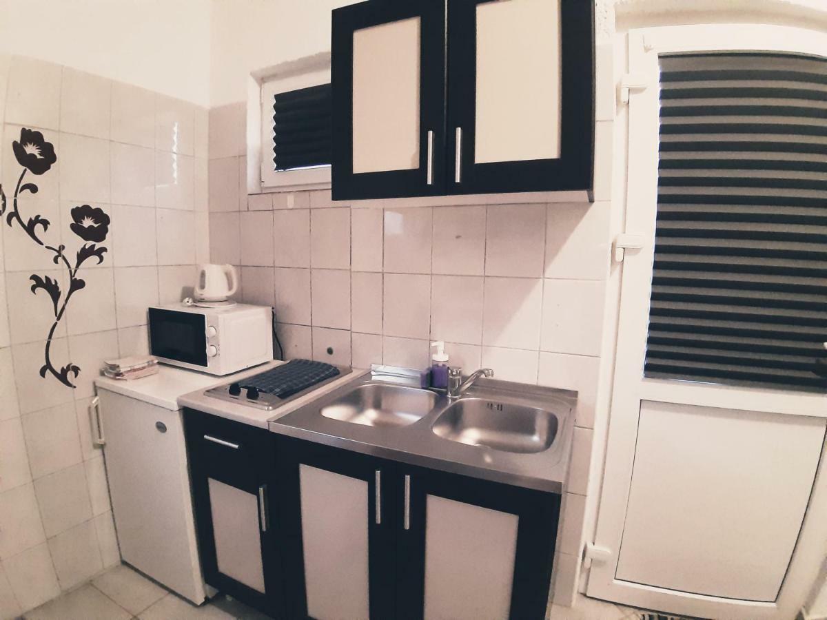 Apartments Leonarda ムルテル エクステリア 写真